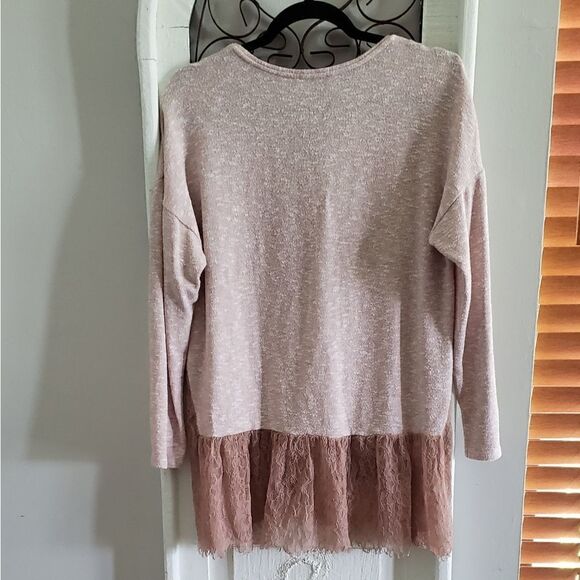 FINAL SALE🌷Zara V-neckline sweater with Lace hem detail. Size L - Picture 8 of 12